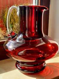 Czerwony rubinowy szklany dzbanek wysokość ok 25cm, Słuczan Orkusz ?