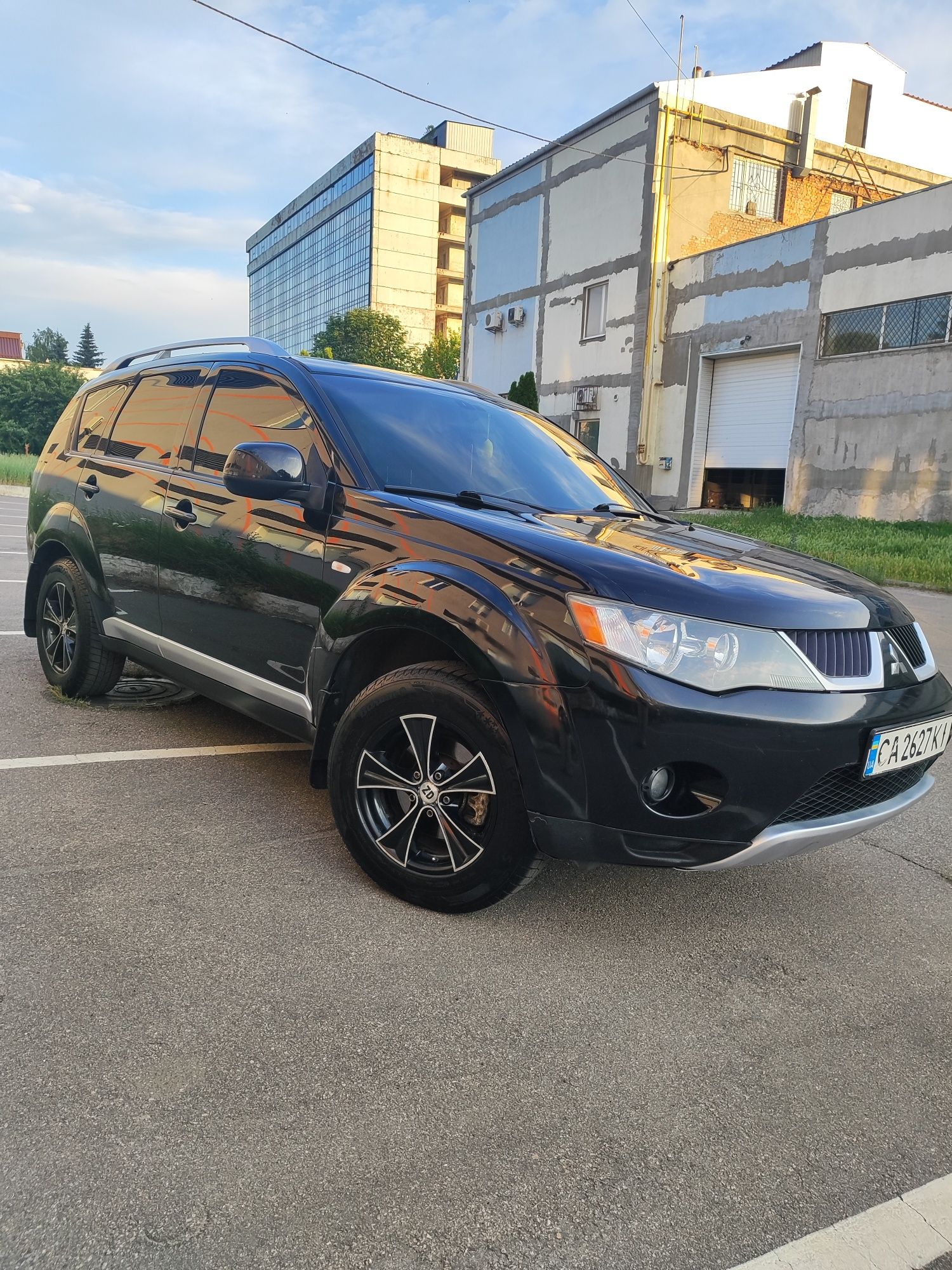 Автомобіль Mitsubishi Outlander
