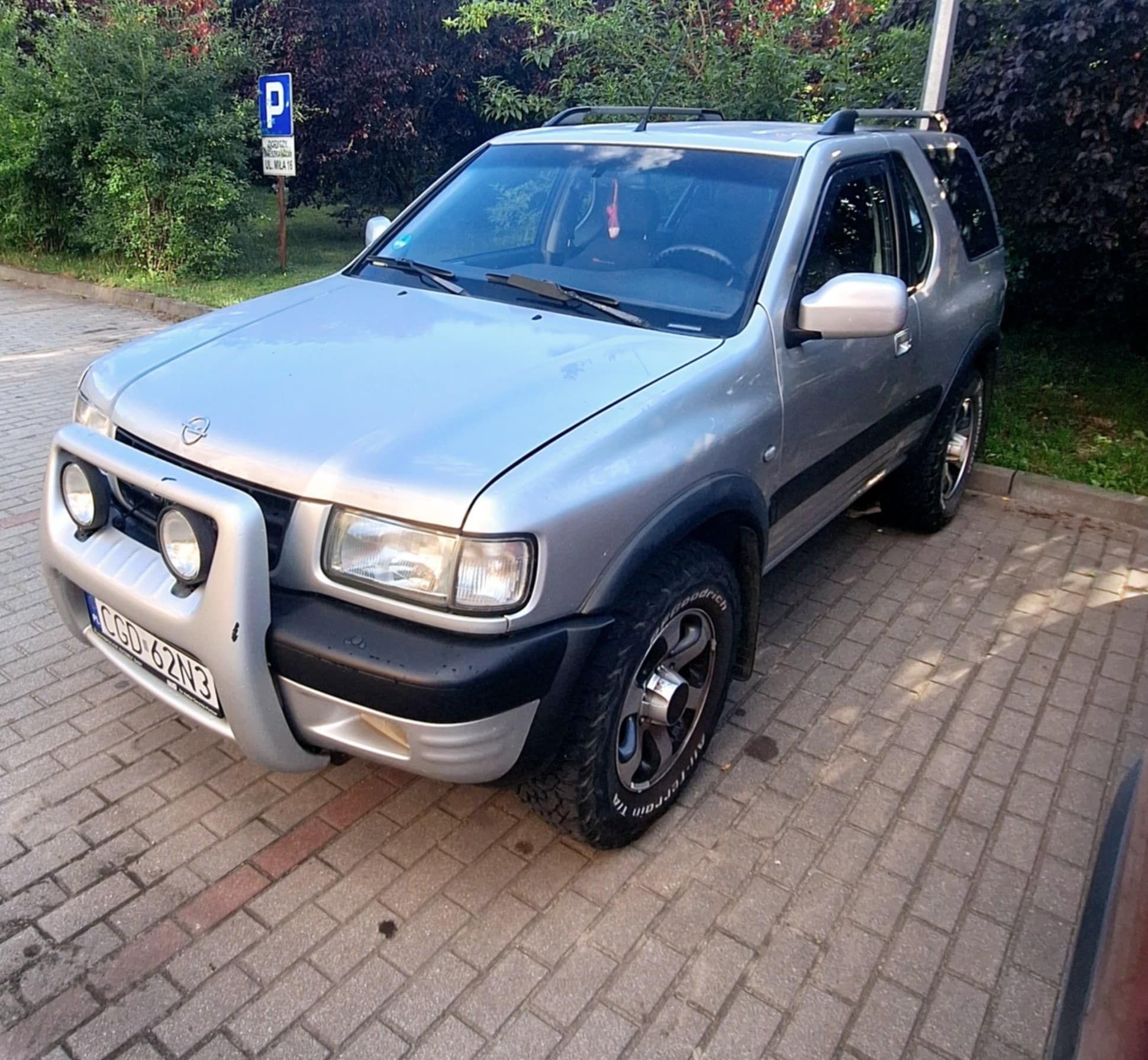 Sprzedam Opel Frontera 2.2 Benzyna