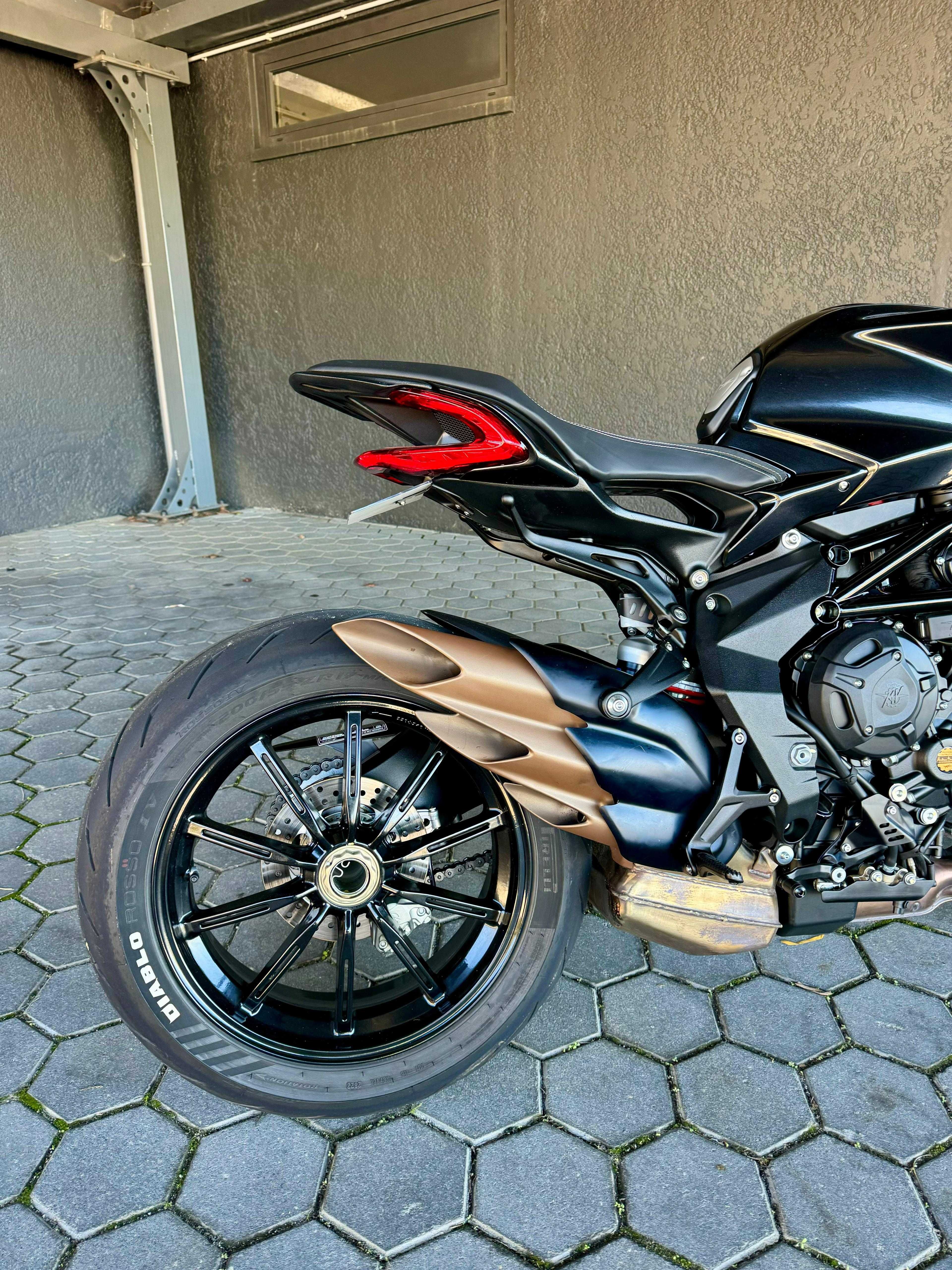MV Agusta Dreaster 800R