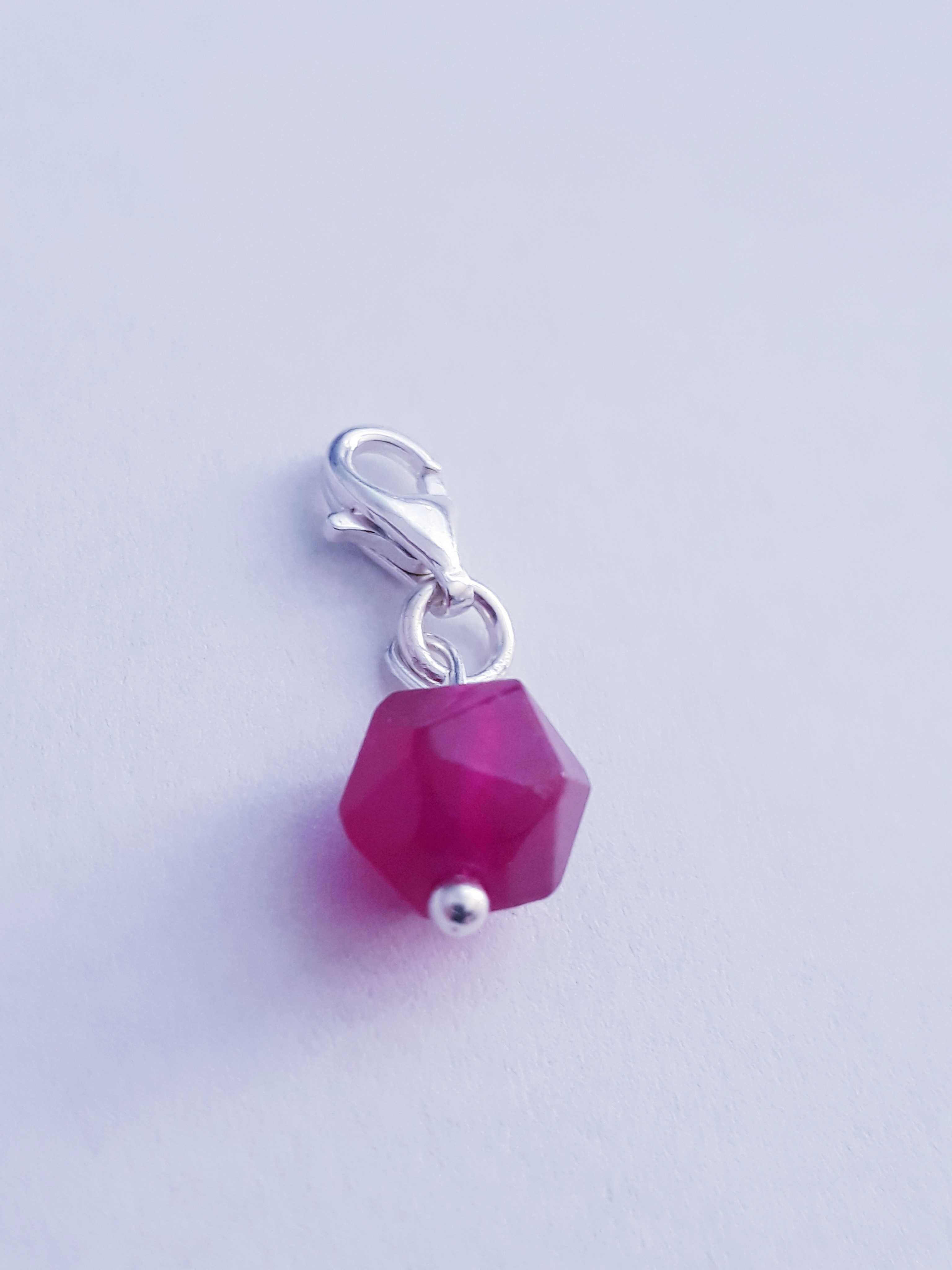 Charms srebro pr. 925 z Agatem w modnym kolorze magenta nowy!