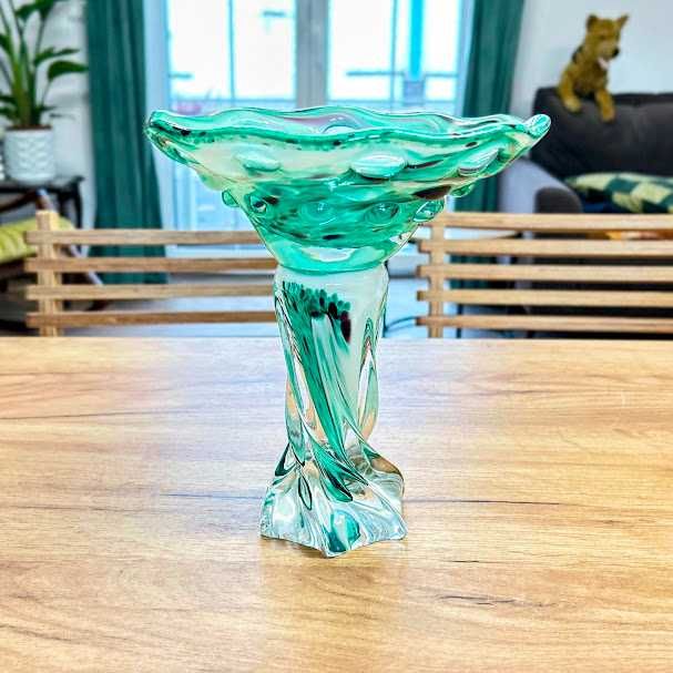 Patera misa na stopce 21cm nakrapiane szkło czeskie PRL Vintage