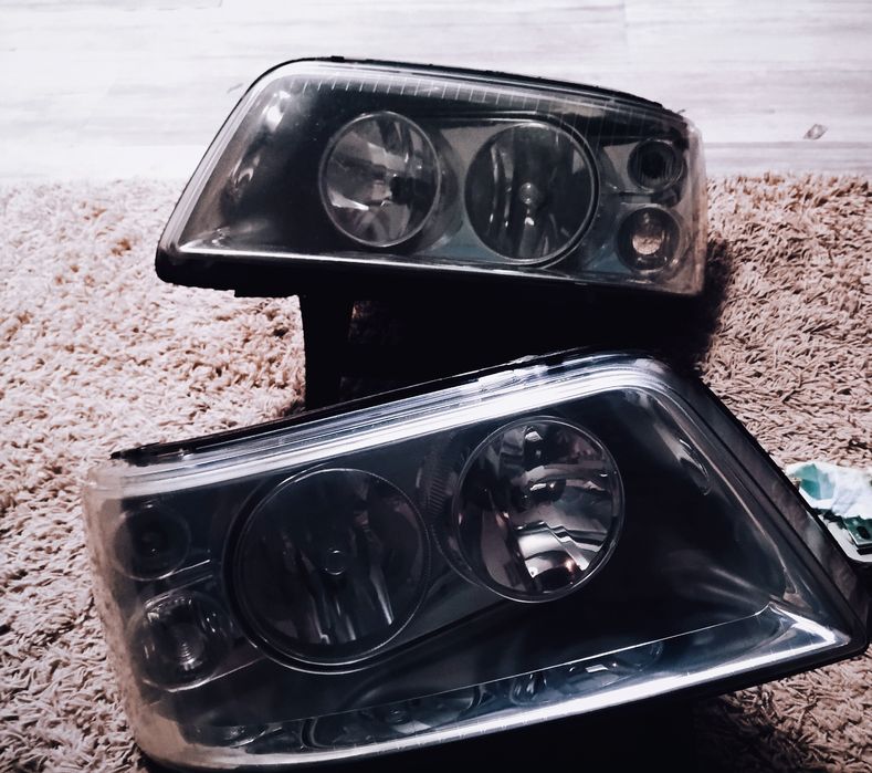 Oryginalne Lampy kompletne VW Multivan T5 jak nowe