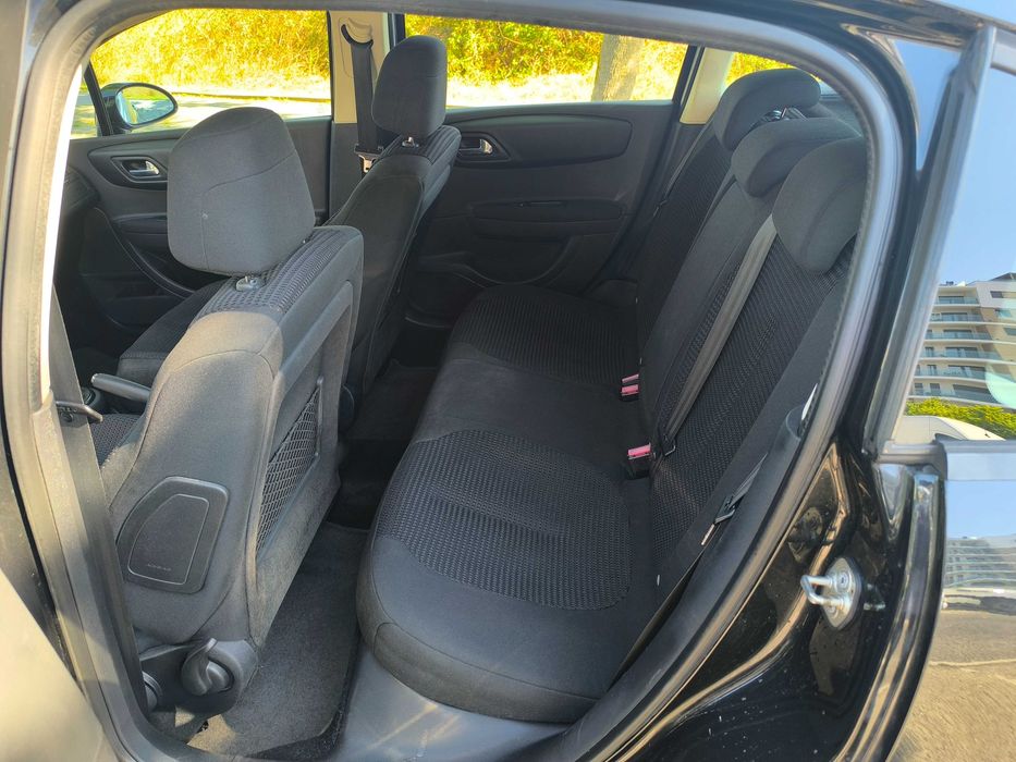 Citroën C4 1.6 HDi110cv  Ano 2005  poucos km reais  Revisões na marca