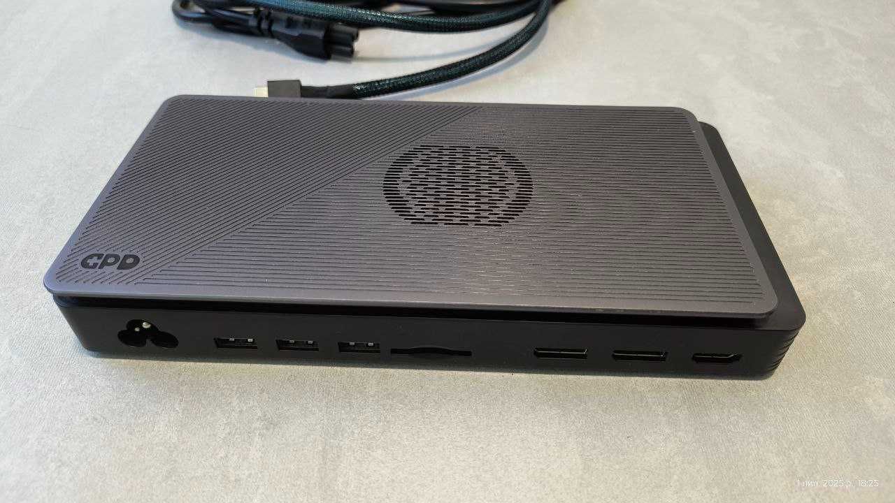 Зовнішня відеокарта GPD G1 7600M XT (eGPU) – Radeon RX 7600M XT, USB4