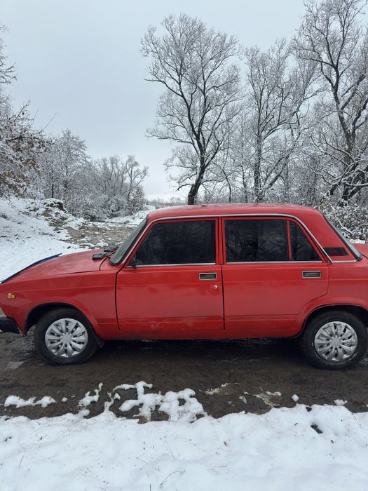 Автомобіль Ваз 2107