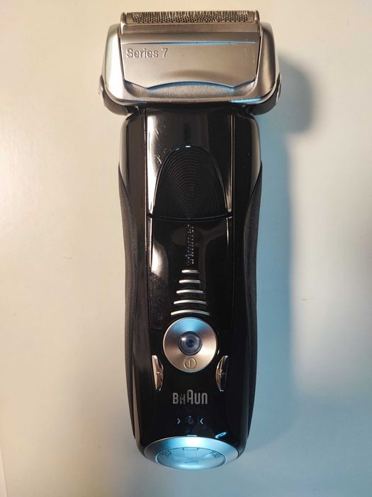 Электробритва BRAUN Series 7 760cc-4 Wet&Dry со станцией Clean & Renew