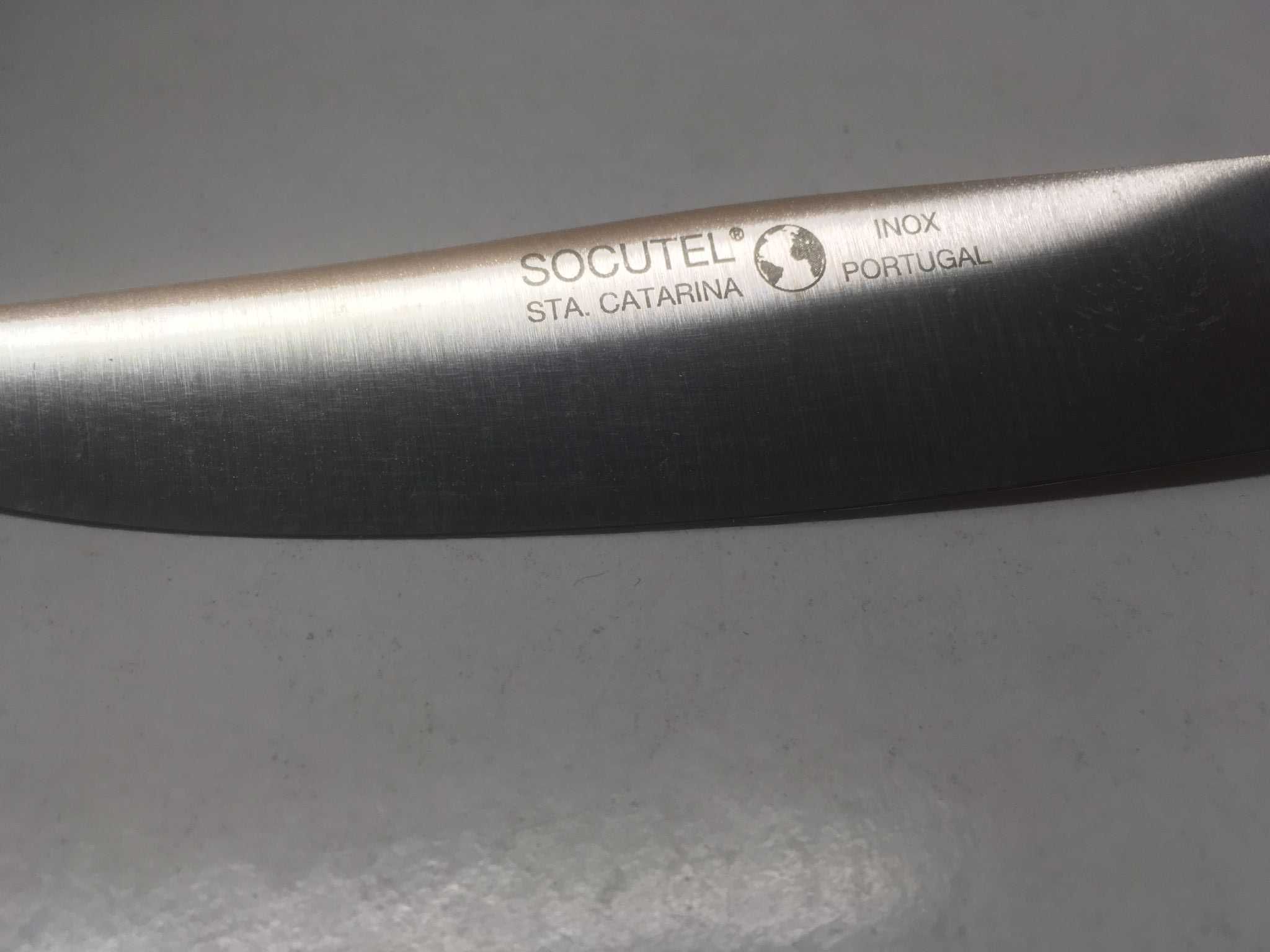 Faca de INOX com Cabo de Madeira