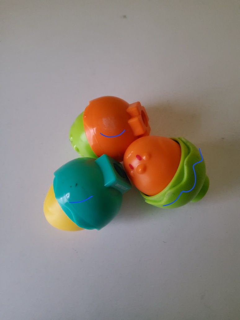 Tomy Toomies wesołe jajka 4 sztuki