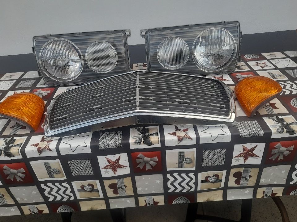 Farois e grelha - Mercedes W123
