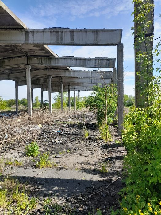 Бетонний склад-ангар