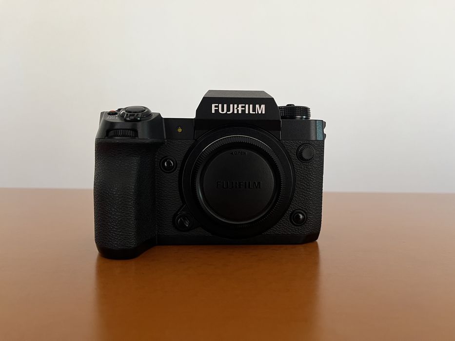 Câmara Fujifilm X-H2 + Acessórios