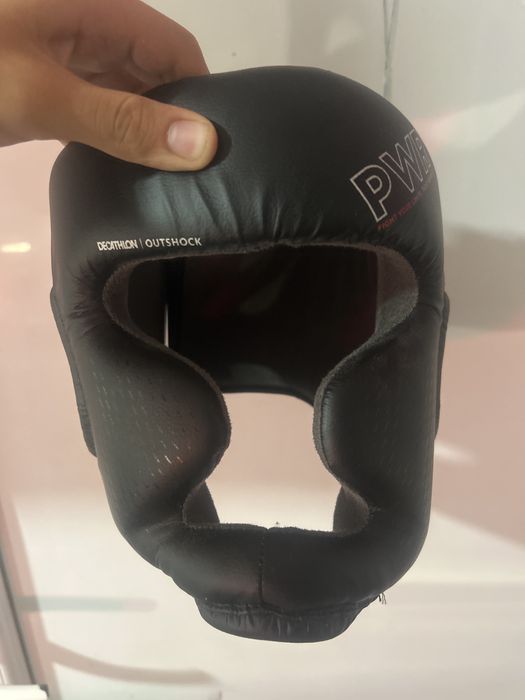 Capacete de boxe usado mas com nada a dizer