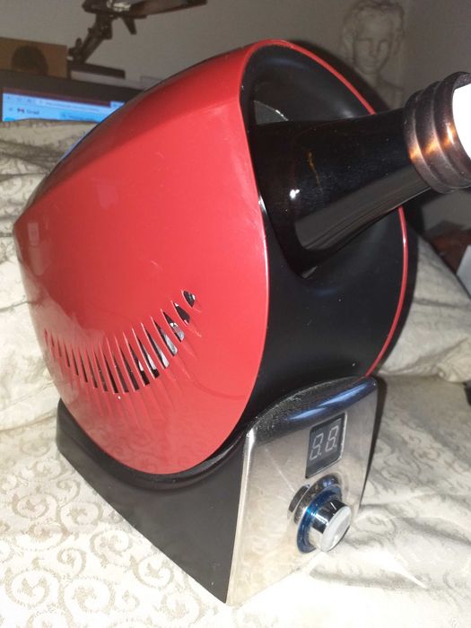 Geleira de  Vinho  para mesa  (CASO)