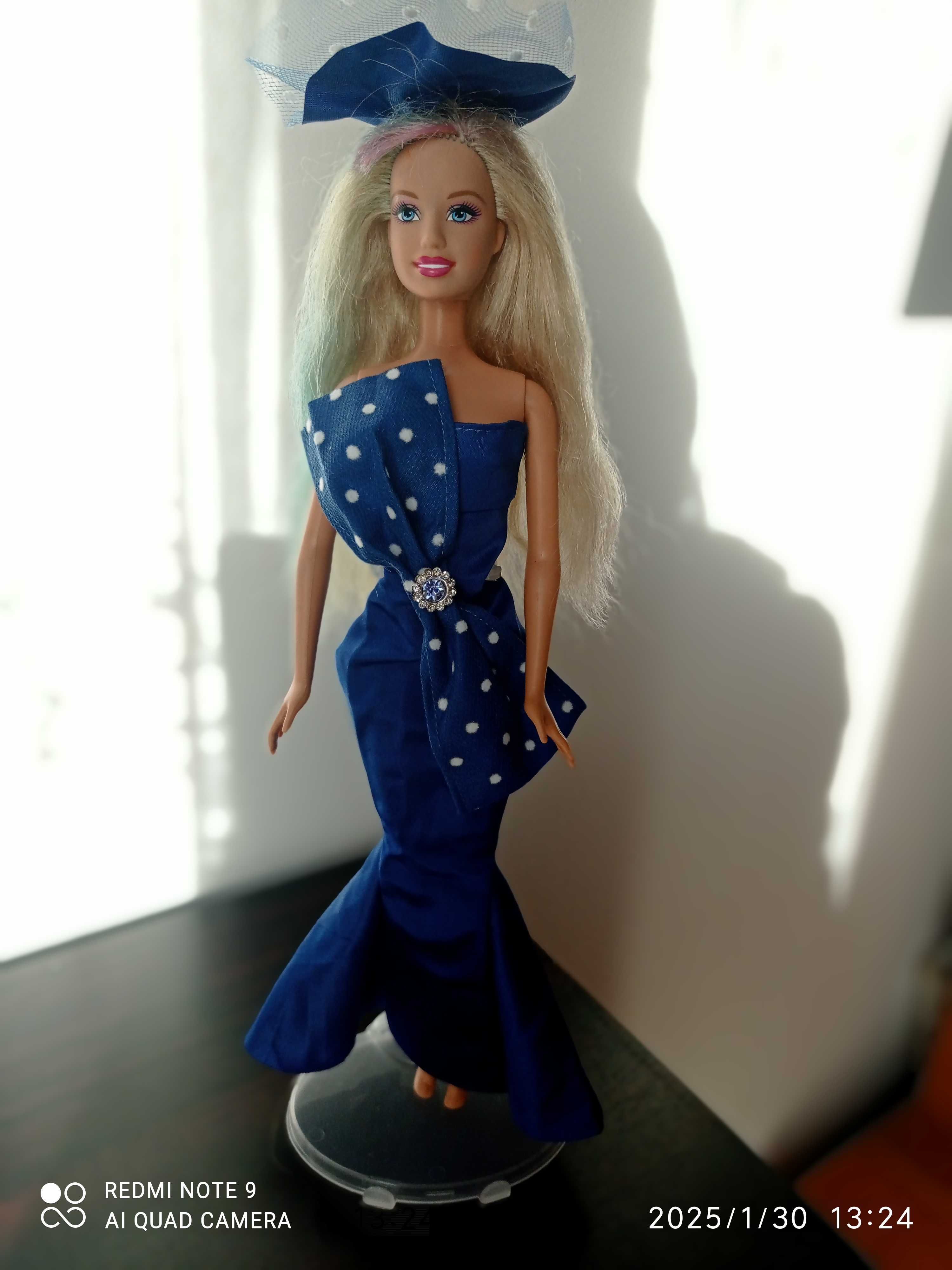 Ubranka dla Barbie - sukienka wieczorowa z kapeluszem