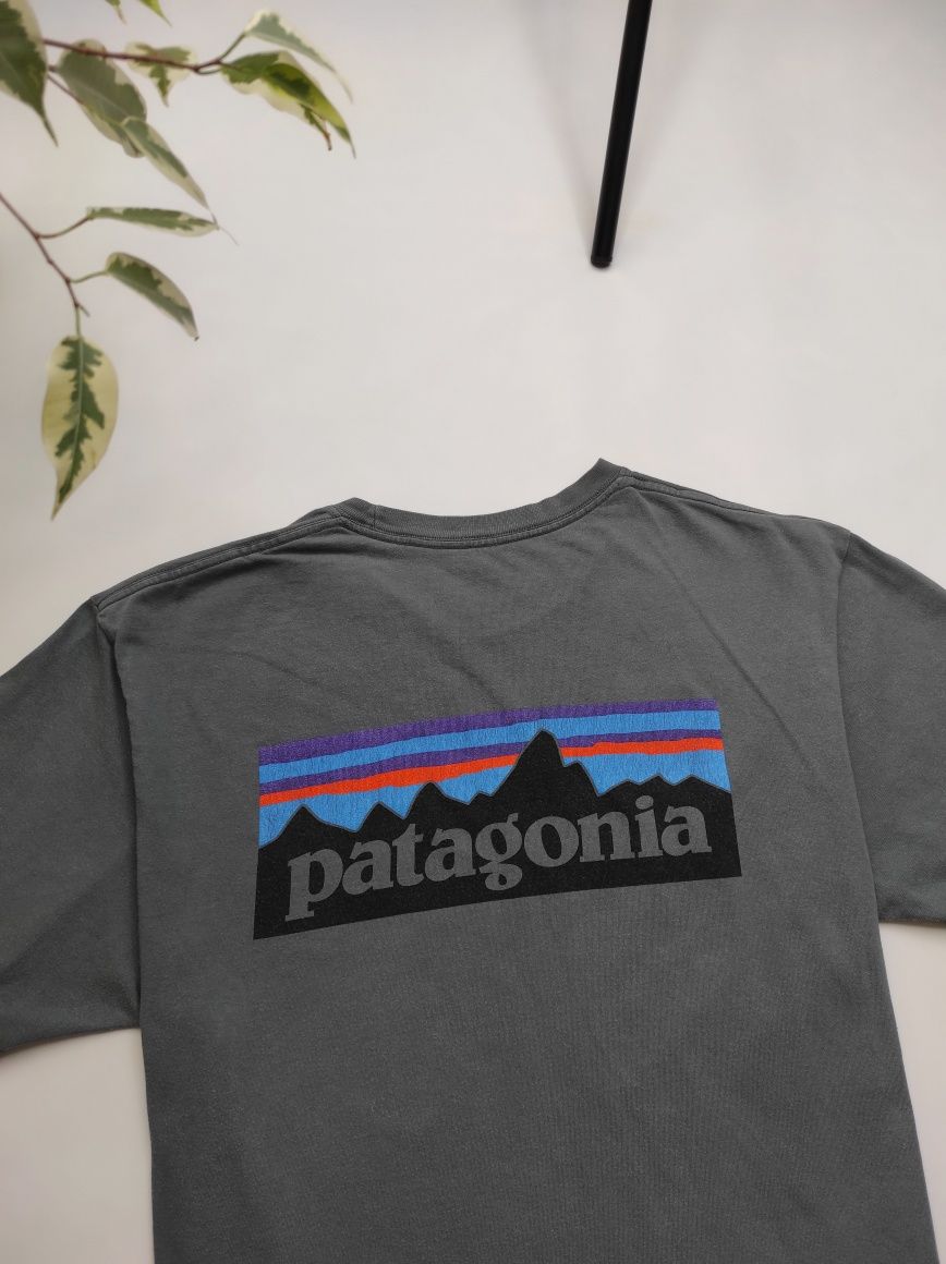 Футболку PATAGONIA P-6 Logo Responsibili -Ter  Big Logo Оригінал