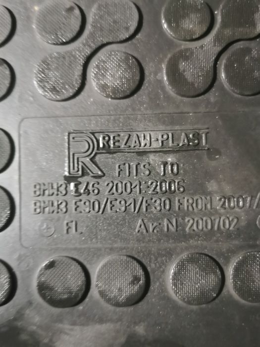 Dywaniki gumowe bmw e39