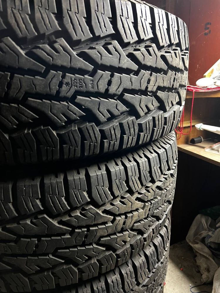 315/70 R17 Nokian