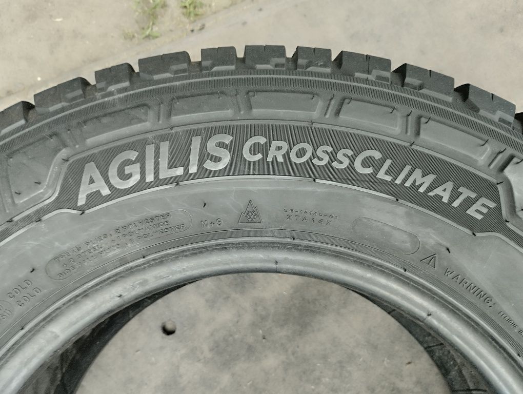 Продам шини 225/70R15C