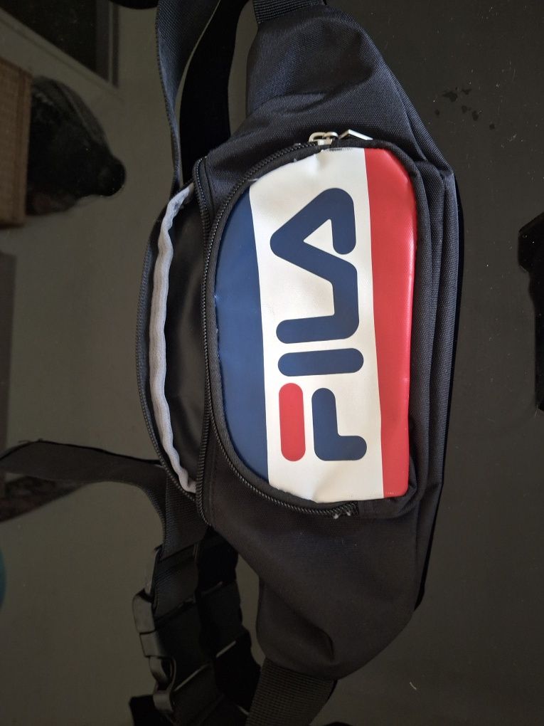 Bolsa de cintura Fila com 3 bolsas