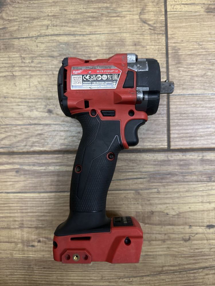 Klucz udarowy kompaktowy 1/2", 339 Nm M18 FIW2P12 Milwaukee