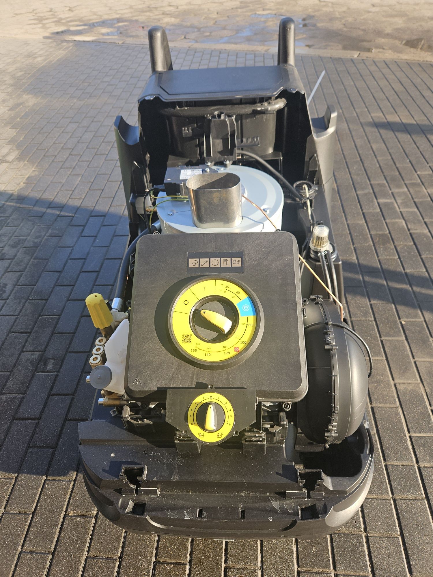 Myjka Karcher HDS 10/21-4M  Nowa z gwarancją!!! Cena 12990 netto.