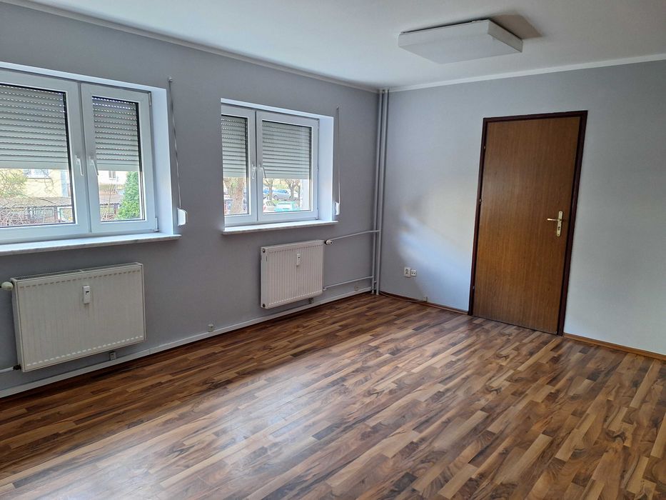 Lokal biurowo-usługowy na Nowym Dworze {30m2} 1550 zł