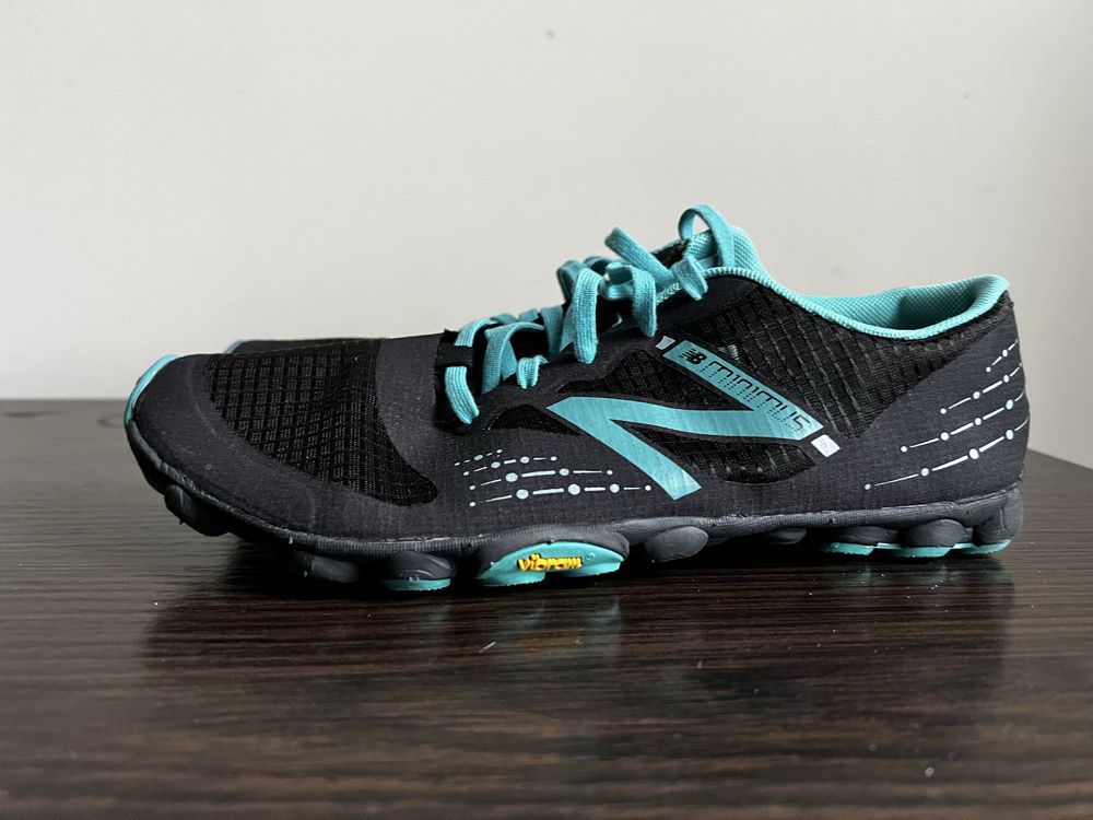 Кросівки New Balance Minimus Trail Running WT00BK Розмір 39 на 24 см