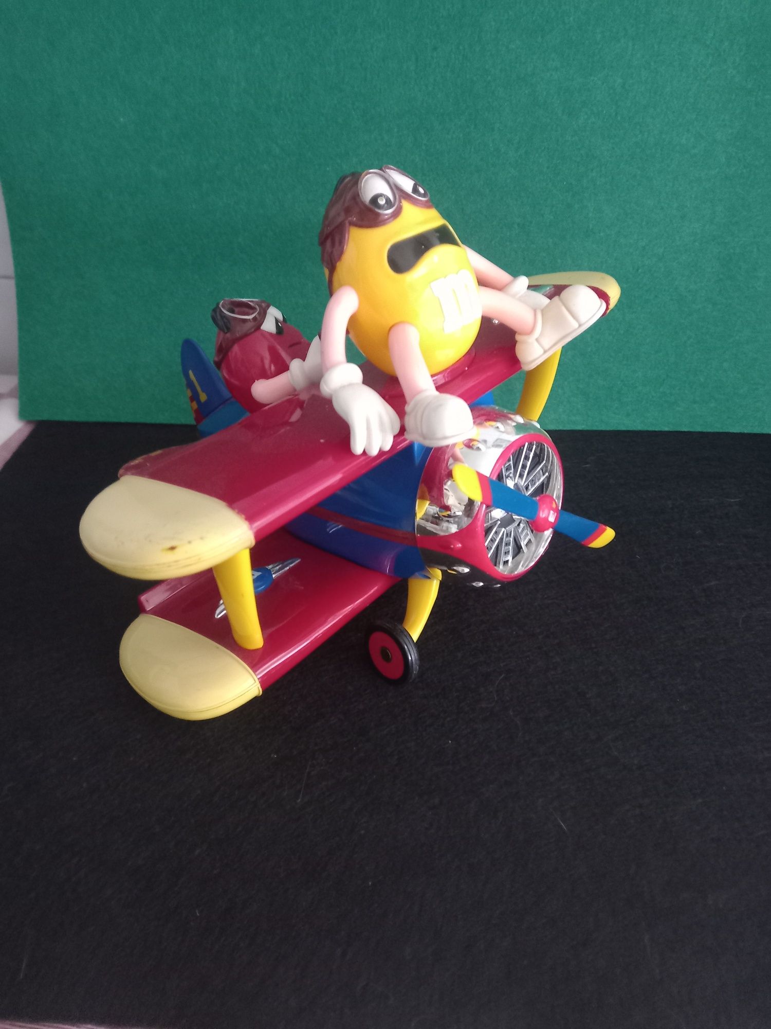 Avião M & M.....