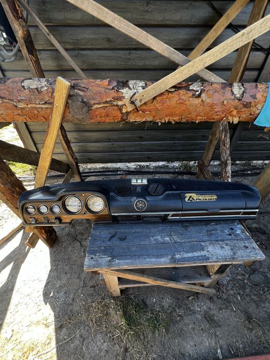 В зборі панель ваз 2106