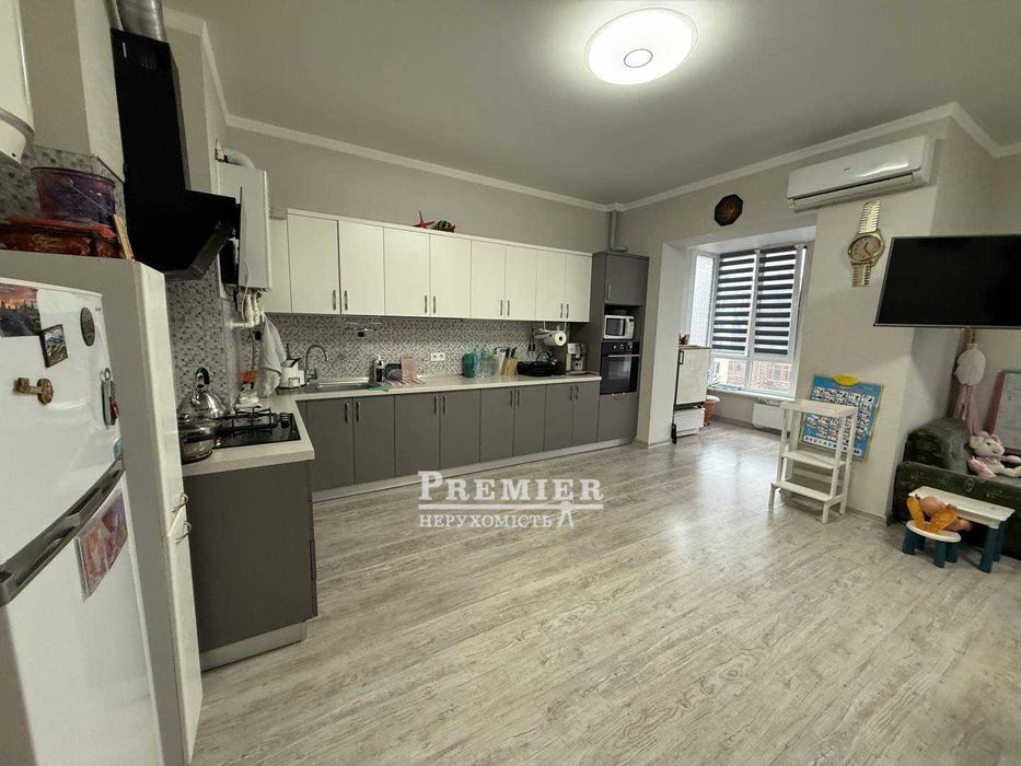 Продам 2 кімнатну квартиру площею 94 кв.м. з ремонтом у моря