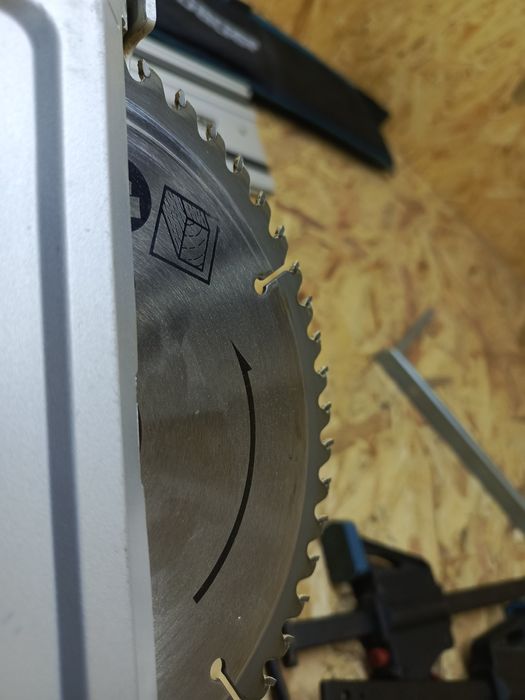 Pilarko zagłębiarka erbauer 690csw 185 mm 1400w