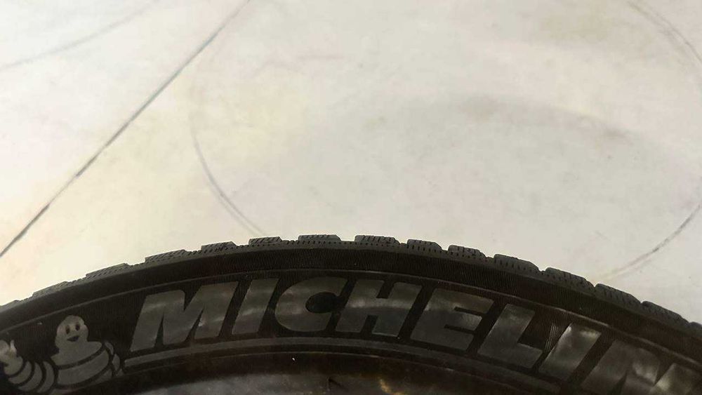 Зимові шини / резина зимняя 215 60 r16 MICHELIN Мішлен