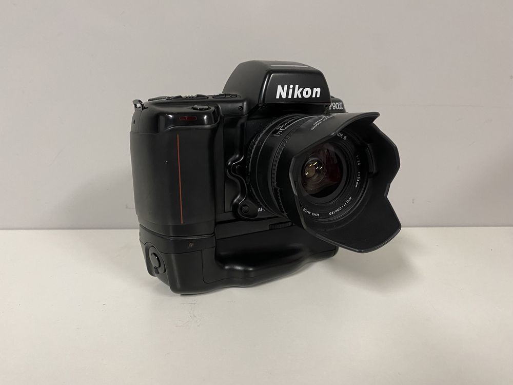 Nikon F90X - sigma 24mm f2.8, grip, idealny stan, aparat analogowy
