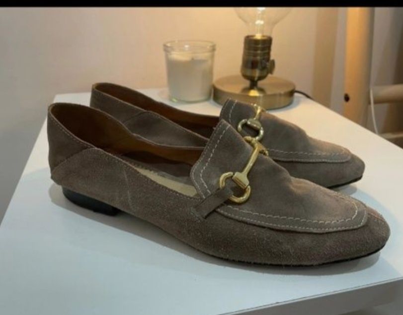Sapatos MO tamanho 39
