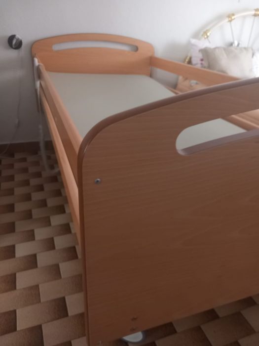 Cama articulada com colchão