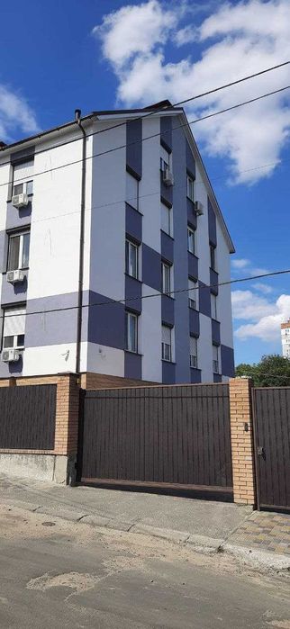 Продається житлове приміщення вул. Гайова 3