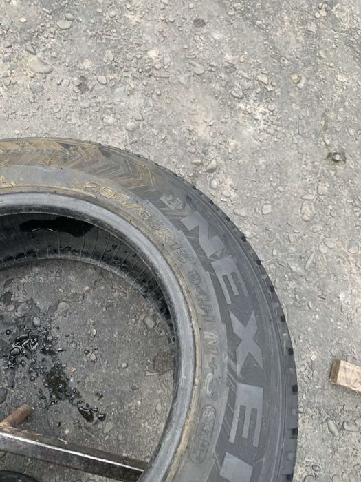 Шини 205/65 R15 пара Nexen 8мм, зима 2022р