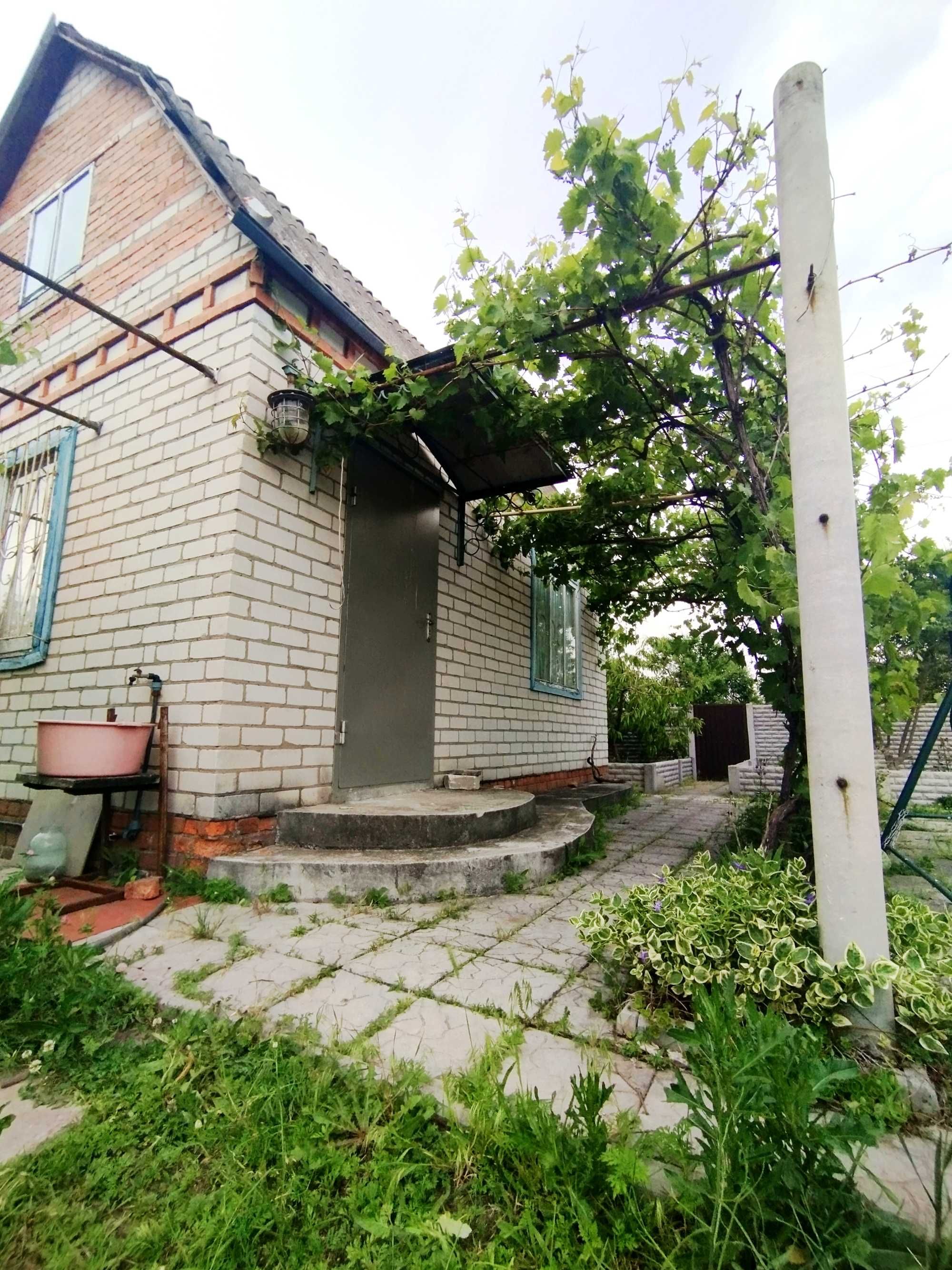 Продам   домик в Песчанке рядом с речкой.
