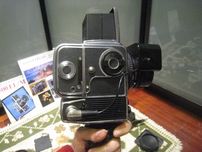 Hasselblad 500EL/M + rara lente com motor Planar 80mm 1:2.8 + extras (lua Omega)