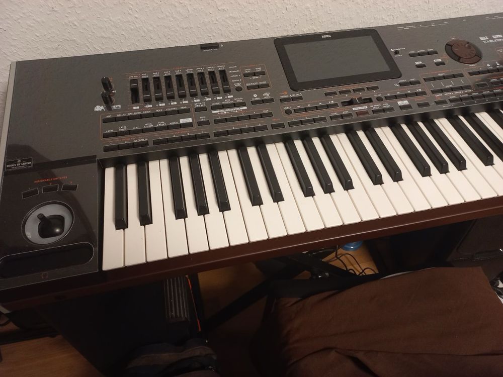 Синтезатор Korg па х4 пяти окт