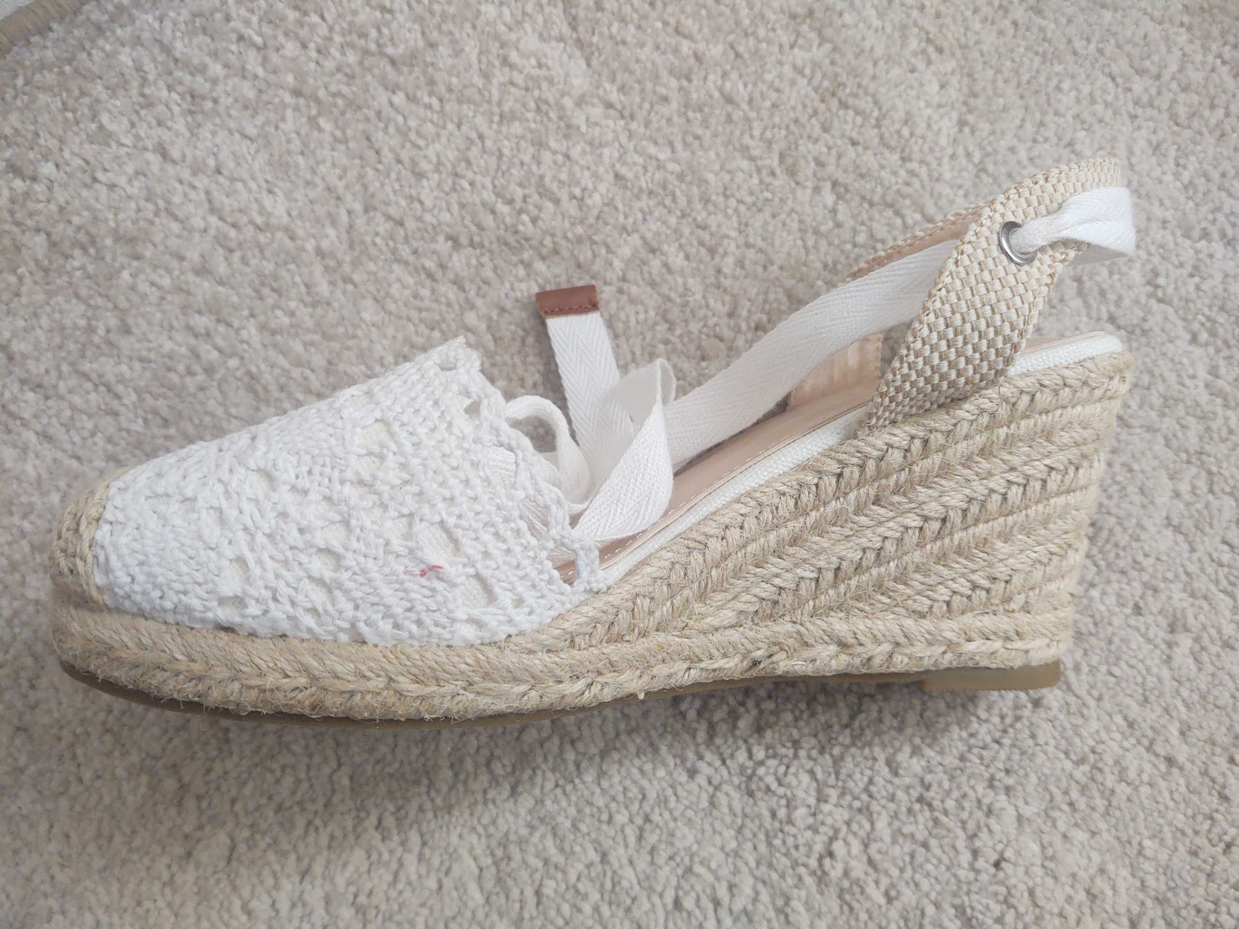 Wiązane nowe sandały na koturnie - espadryle r. 38
