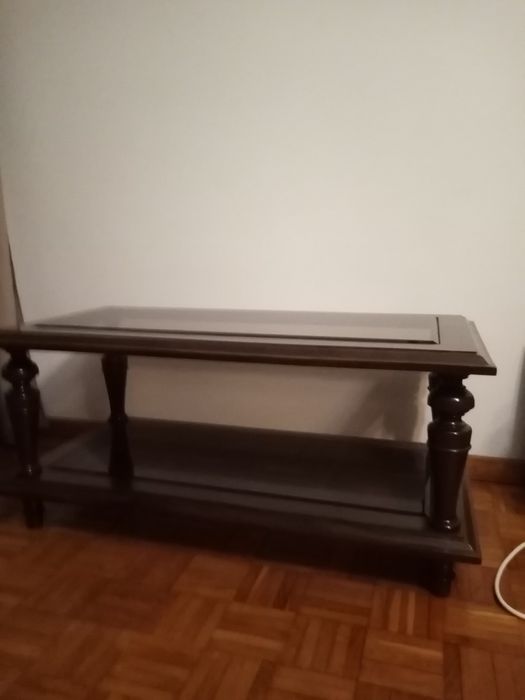 Mesa de apoio de sala de estar com  tampo de vidro