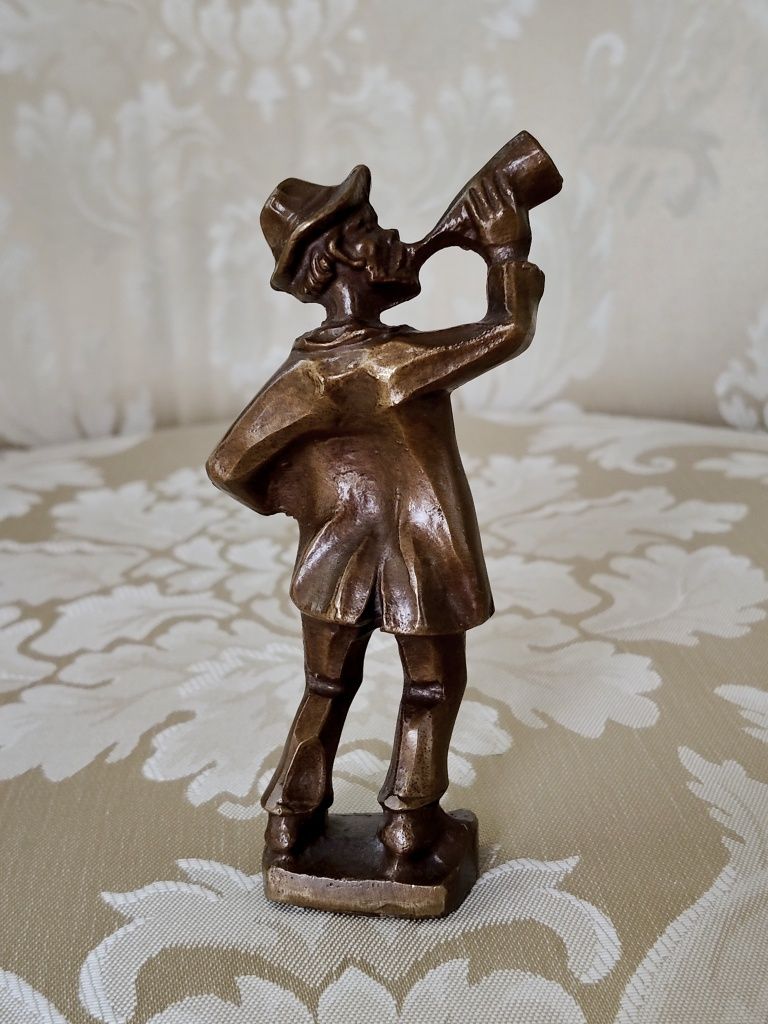 Figurka z brązu przedmiot kolekcjonerski  12 cm