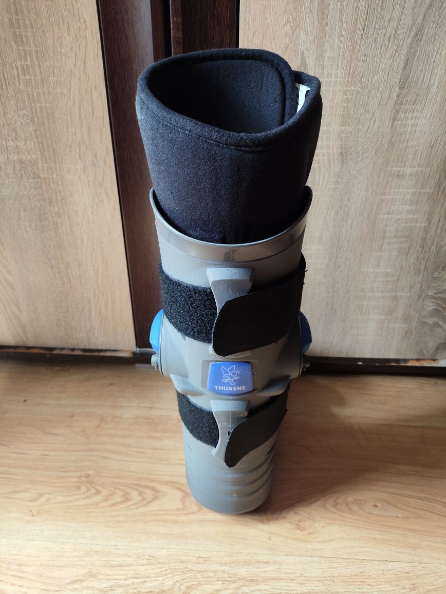 But ortopedyczny Orteza typu but "Walker boot" XLR8 THUASNE  rozmiar S