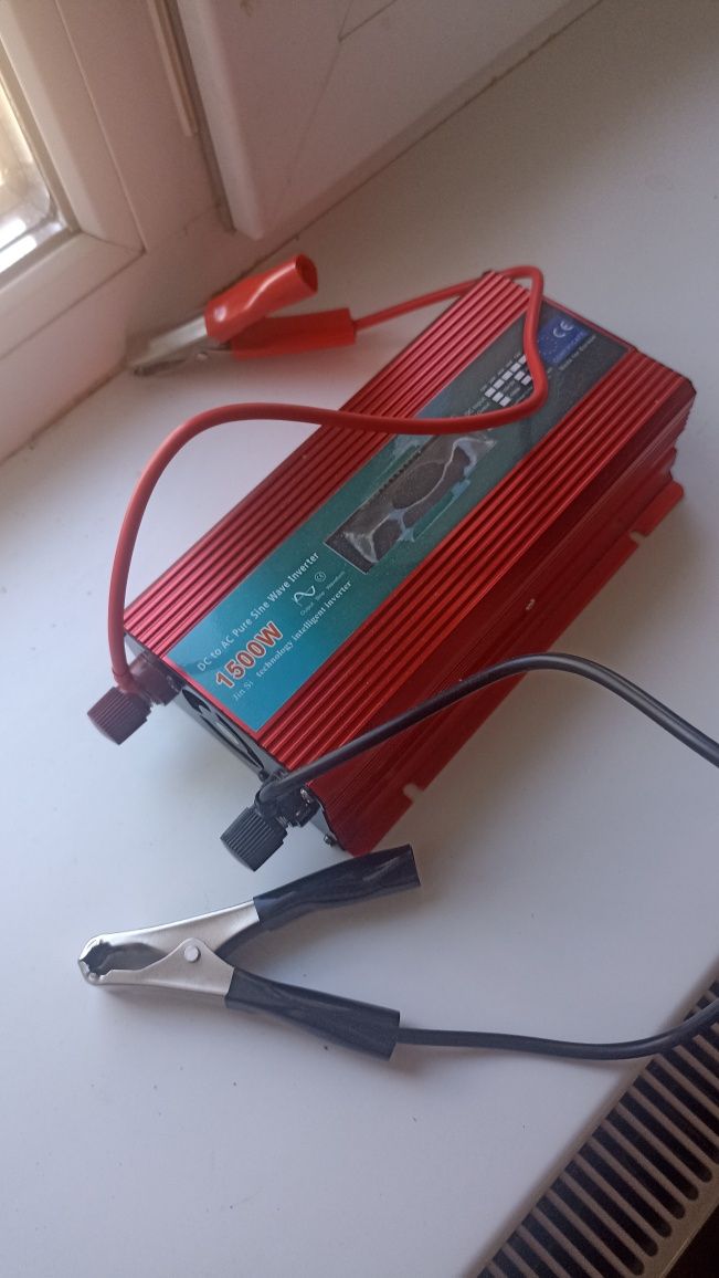Інвертор Перетворювач 12v to 220v 1500w зарядка в подарунок
