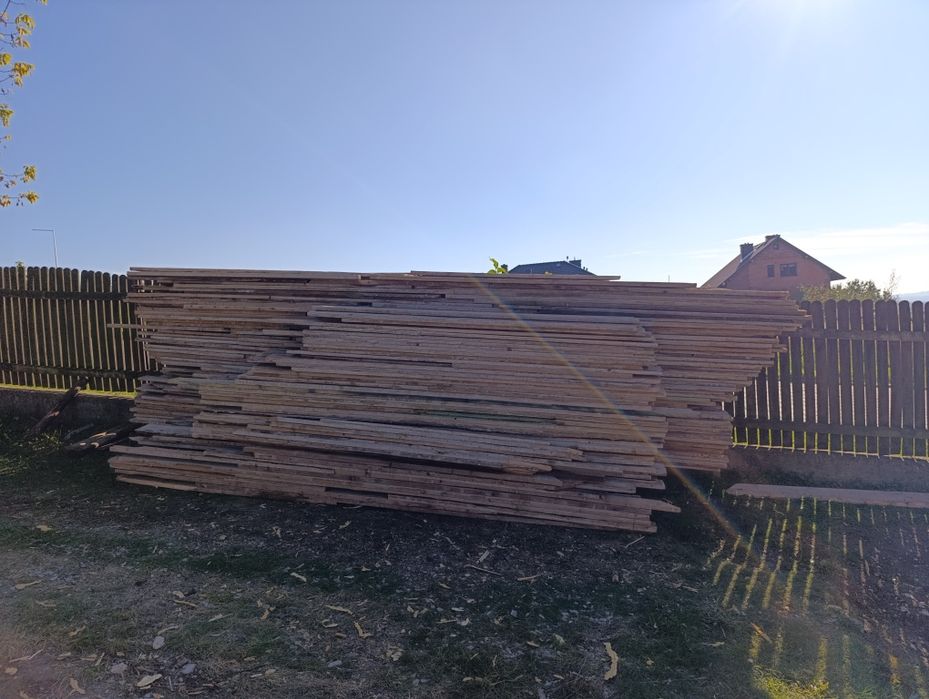 Stemple oraz deski szalunkowe