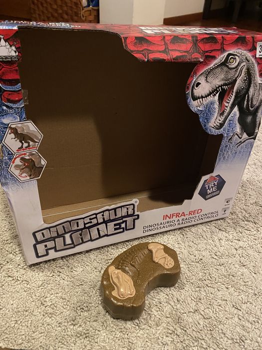 Robo Dinossauro com comando