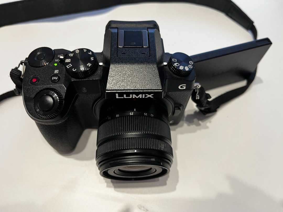 Sprzedam Panasonic Lumix DMC-G7 + Obiektyw H-FS1442A 14–42mm + Torba