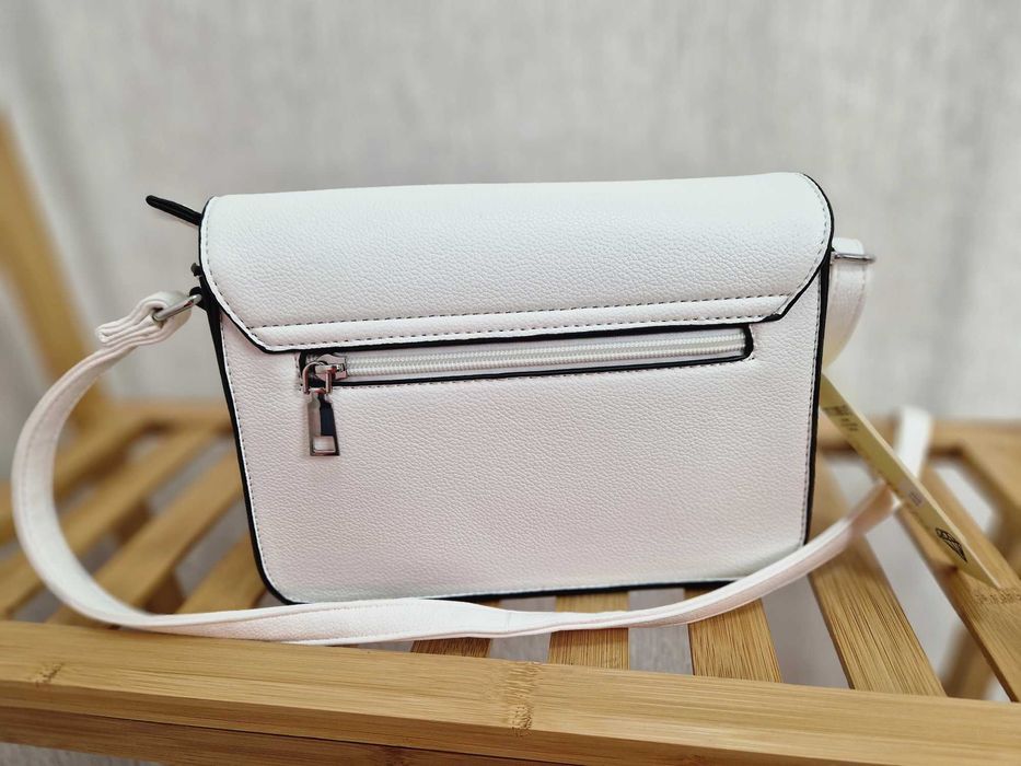 NOWA torebka listonoszka na pasku biała